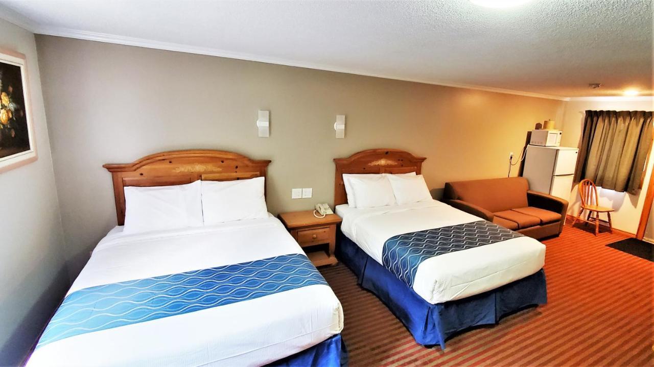 Knights Inn Colonial Fireside Inn Pembroke Buitenkant foto