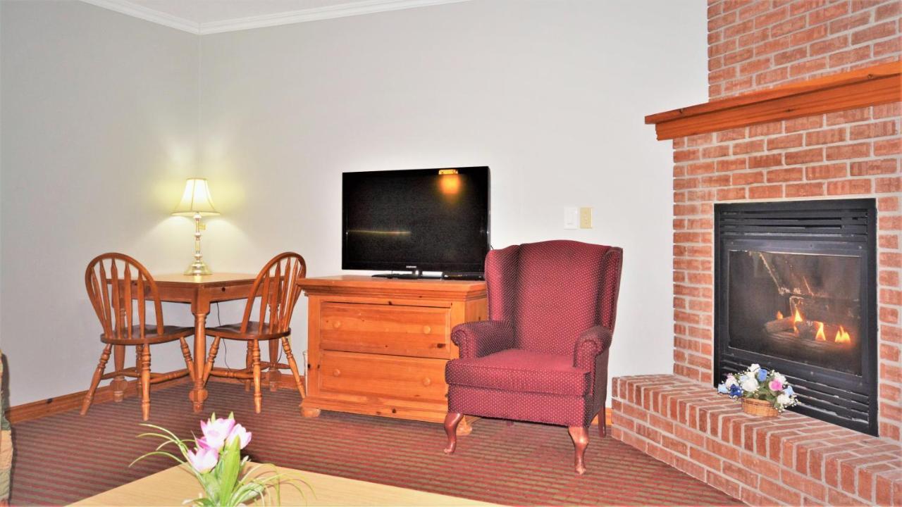 Knights Inn Colonial Fireside Inn Pembroke Buitenkant foto