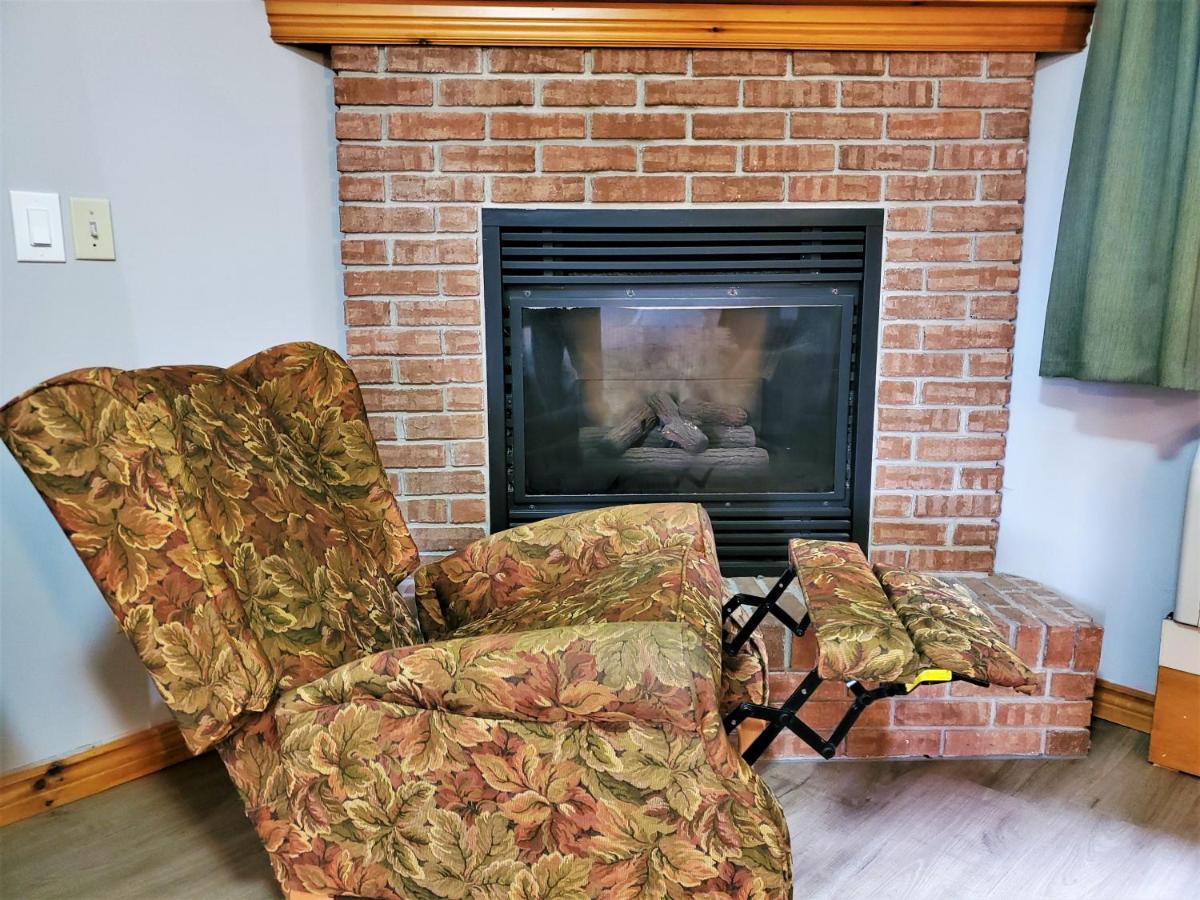 Knights Inn Colonial Fireside Inn Pembroke Buitenkant foto