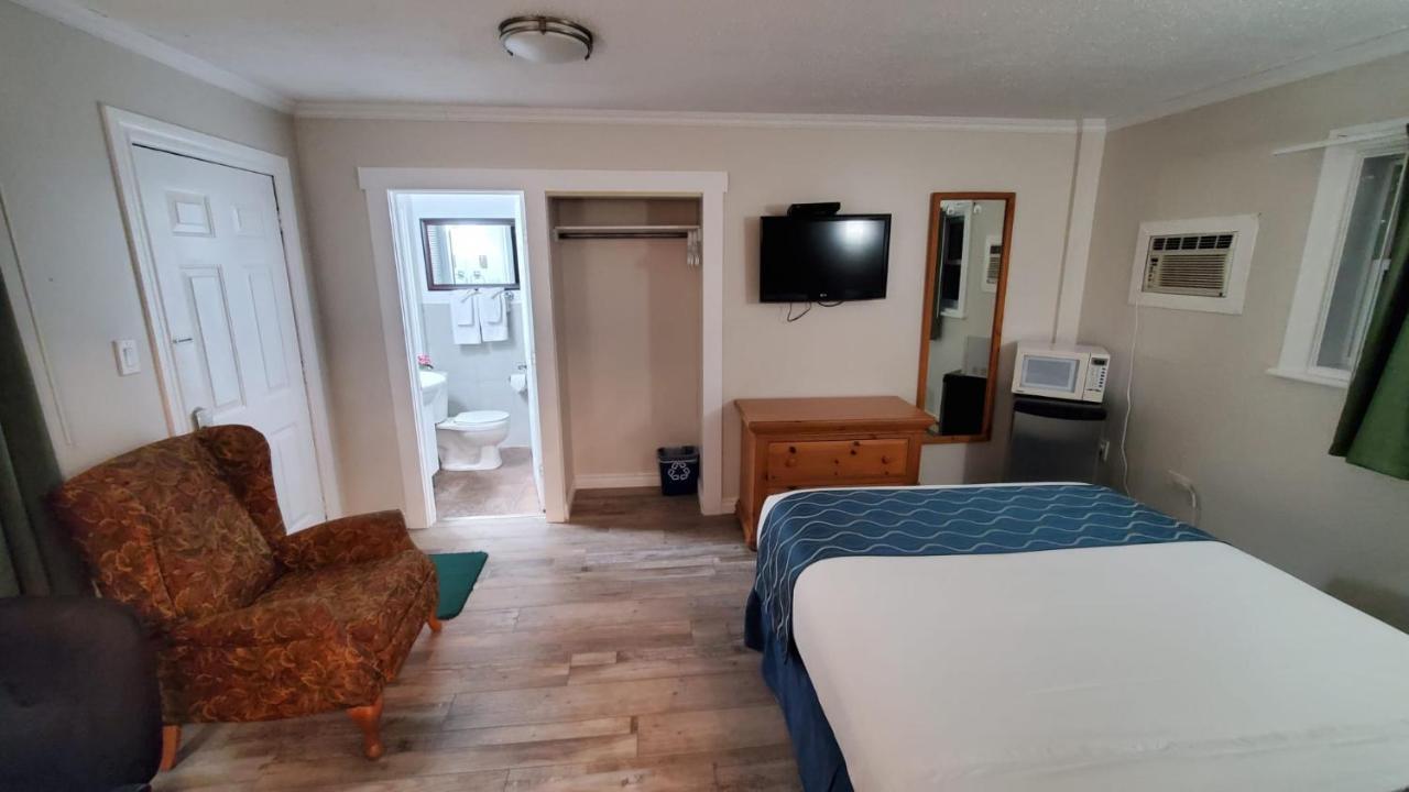 Knights Inn Colonial Fireside Inn Pembroke Buitenkant foto